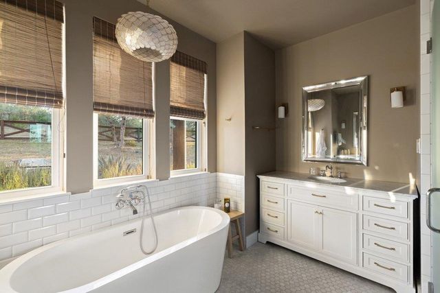32045 Mirela Ann RD, Dripping Springs, TX 78620