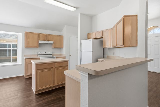 1325 Maple Ridge Drive, Mesquite, TX 75149