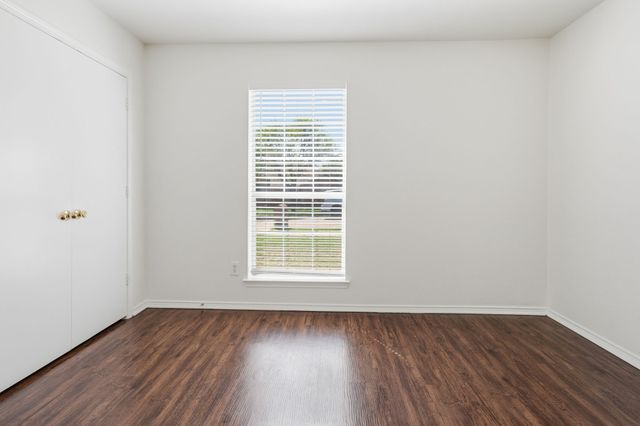 1325 Maple Ridge Drive, Mesquite, TX 75149