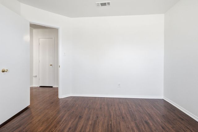 1325 Maple Ridge Drive, Mesquite, TX 75149