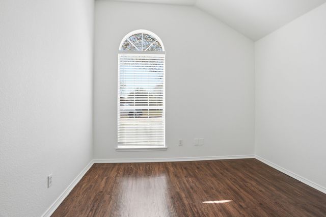 1325 Maple Ridge Drive, Mesquite, TX 75149