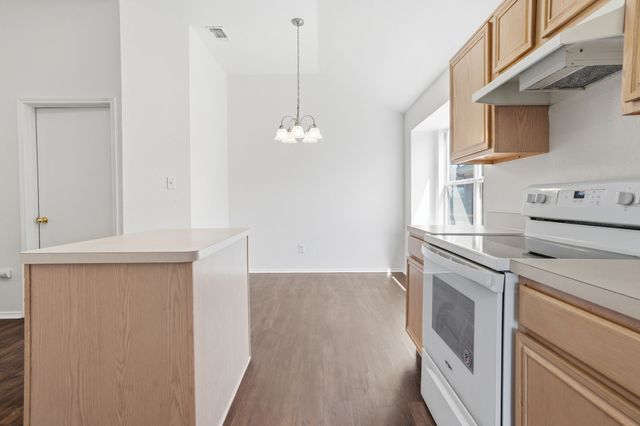 1325 Maple Ridge Drive, Mesquite, TX 75149