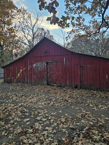 5009 S 142nd Road, Morrisville, MO 65710