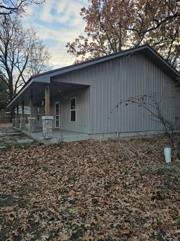 5009 S 142nd Road, Morrisville, MO 65710