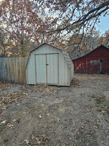 5009 S 142nd Road, Morrisville, MO 65710