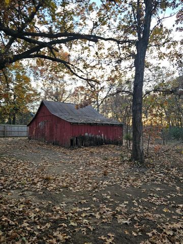 5009 S 142nd Road, Morrisville, MO 65710