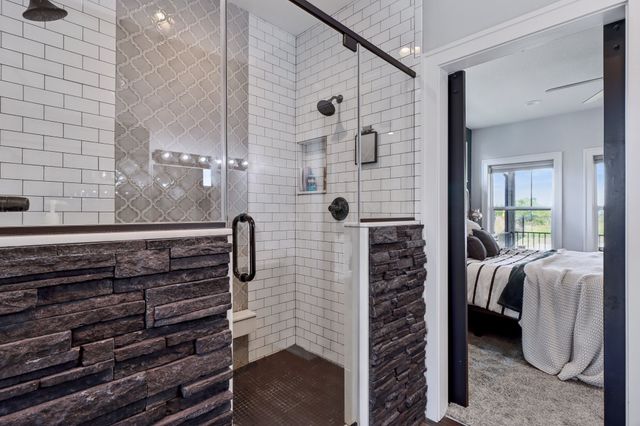 7740 Spring Creek Drive, Pleasant Hill, IA 50327