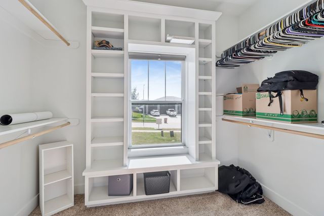 7740 Spring Creek Drive, Pleasant Hill, IA 50327