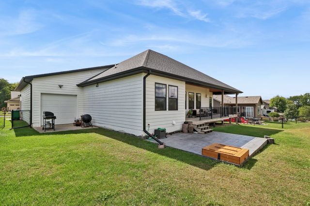 7740 Spring Creek Drive, Pleasant Hill, IA 50327