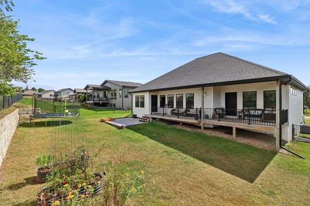 7740 Spring Creek Drive, Pleasant Hill, IA 50327