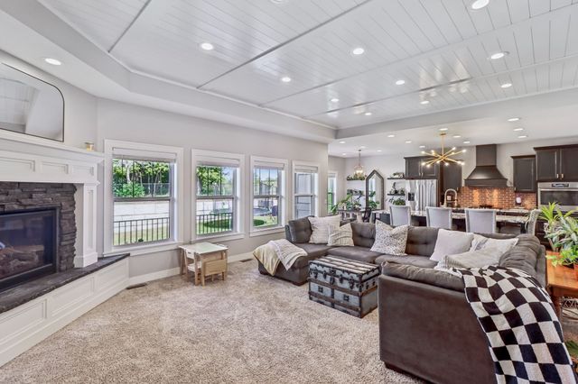 7740 Spring Creek Drive, Pleasant Hill, IA 50327