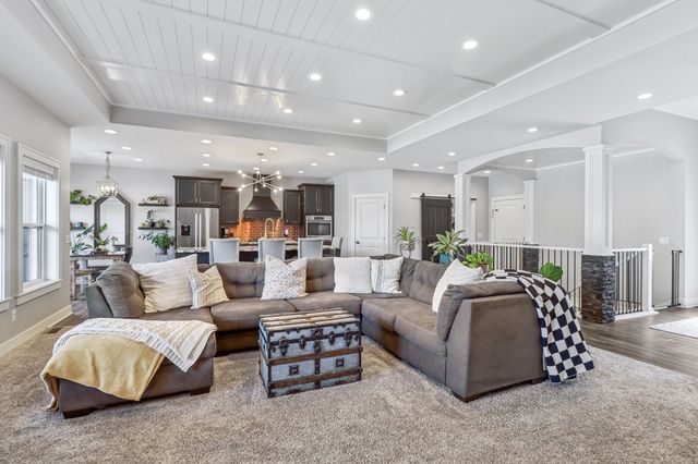 7740 Spring Creek Drive, Pleasant Hill, IA 50327