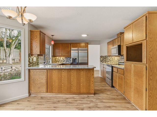 17635 Nw ASHLAND Dr, Portland, OR 97229