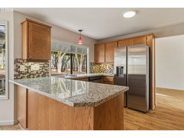 17635 Nw ASHLAND Dr, Portland, OR 97229