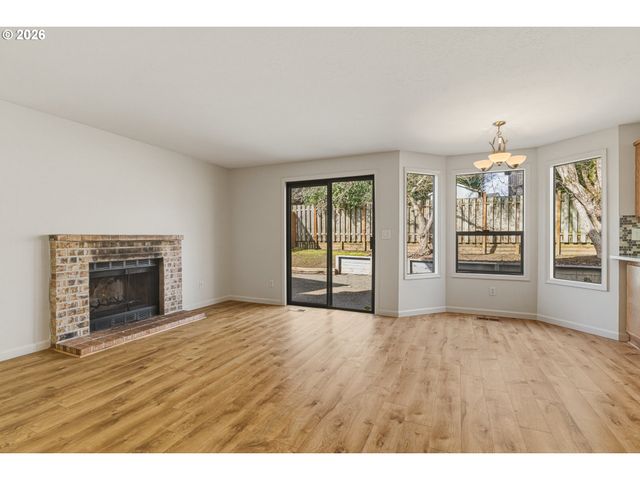 17635 Nw ASHLAND Dr, Portland, OR 97229