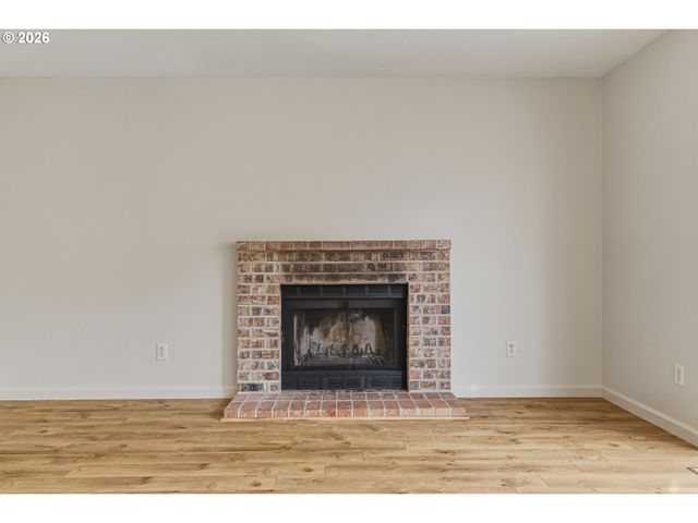 17635 Nw ASHLAND Dr, Portland, OR 97229