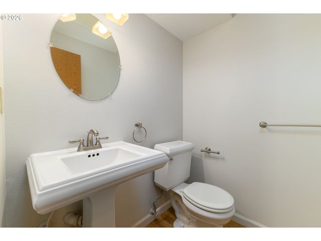 17635 Nw ASHLAND Dr, Portland, OR 97229