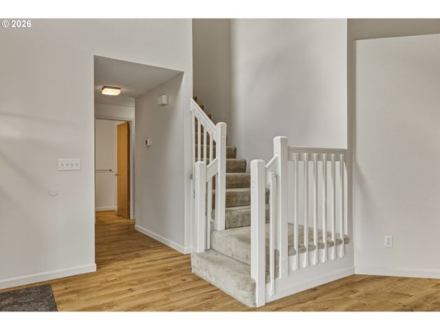 17635 Nw ASHLAND Dr, Portland, OR 97229