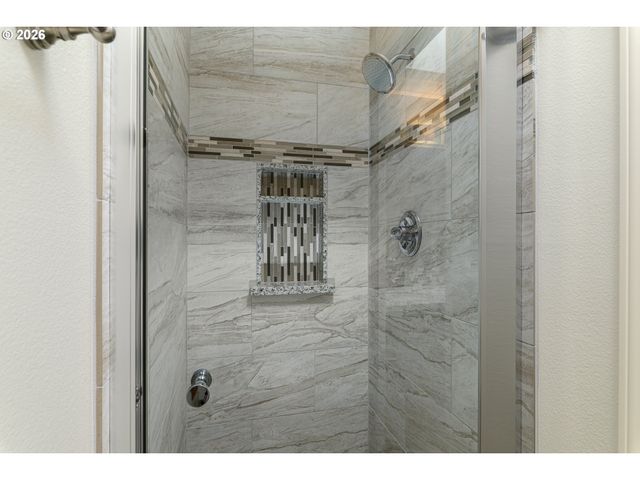 17635 Nw ASHLAND Dr, Portland, OR 97229