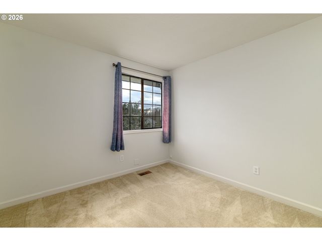 17635 Nw ASHLAND Dr, Portland, OR 97229