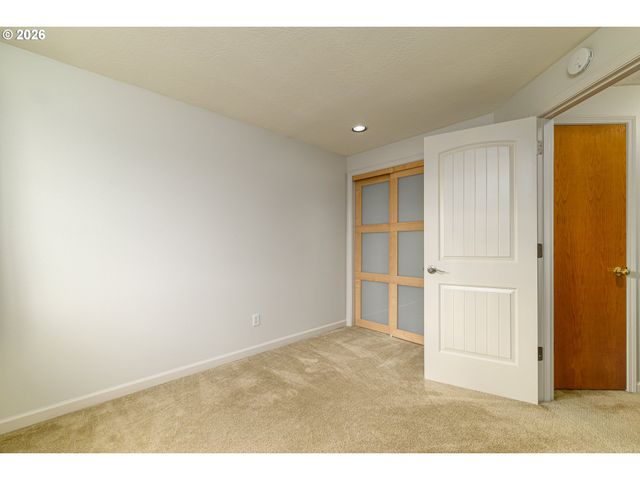 17635 Nw ASHLAND Dr, Portland, OR 97229