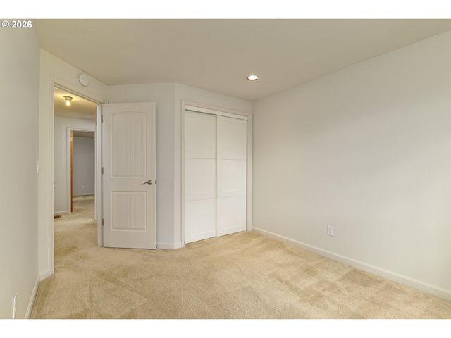 17635 Nw ASHLAND Dr, Portland, OR 97229