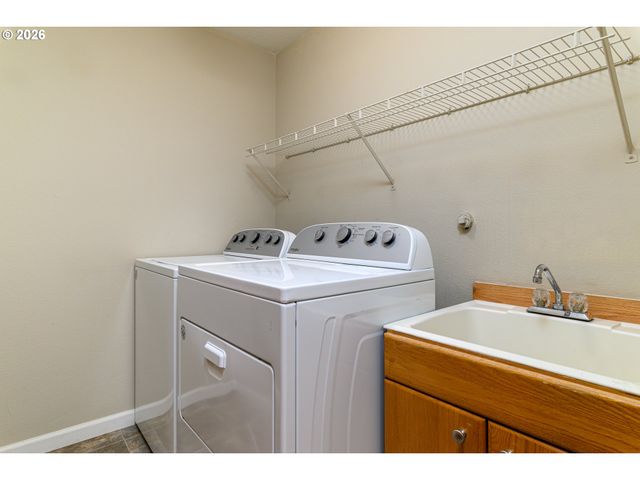 17635 Nw ASHLAND Dr, Portland, OR 97229