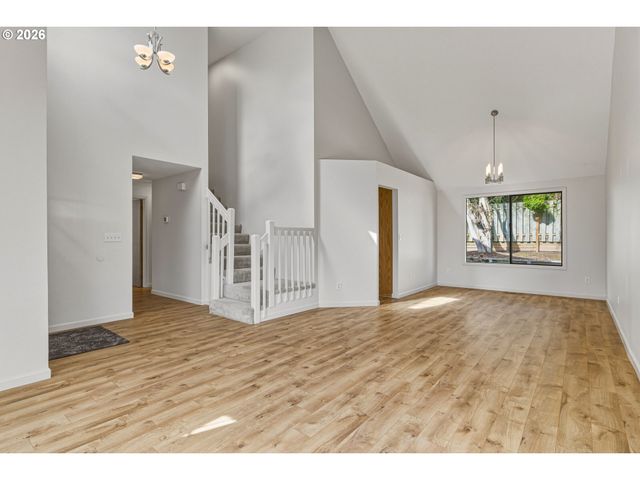 17635 Nw ASHLAND Dr, Portland, OR 97229