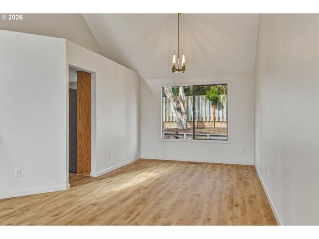 17635 Nw ASHLAND Dr, Portland, OR 97229