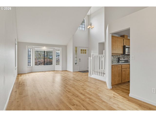 17635 Nw ASHLAND Dr, Portland, OR 97229