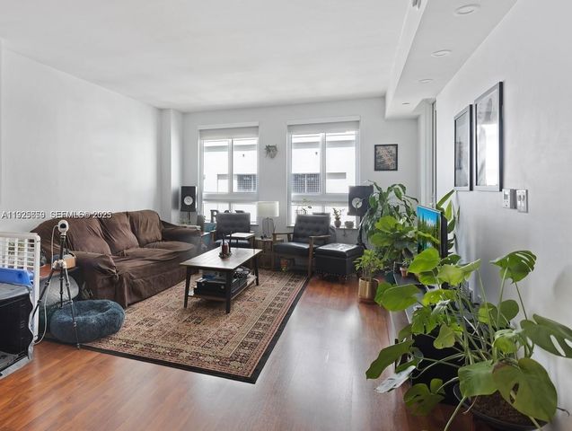 7350 SW 89th St 607S, Miami, FL 33156