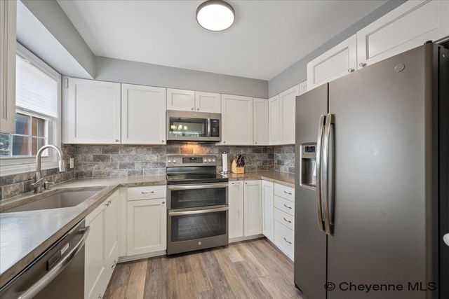3069 HANSON ST, Cheyenne, WY 82001