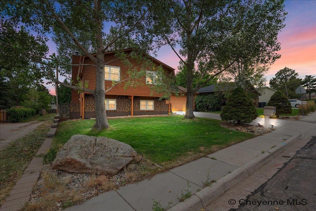 3069 HANSON ST, Cheyenne, WY 82001
