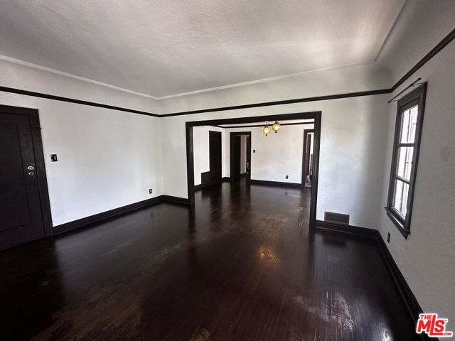 156 N Kenmore Avenue, Los Angeles, CA 90004