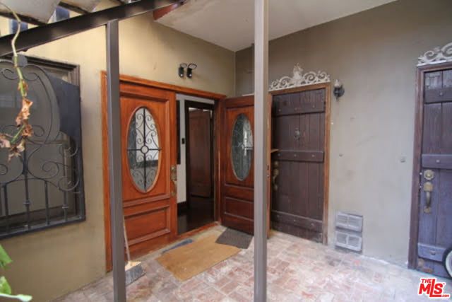 156 N Kenmore Avenue, Los Angeles, CA 90004