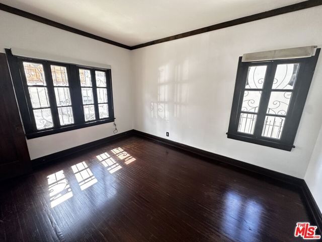 156 N Kenmore Avenue, Los Angeles, CA 90004