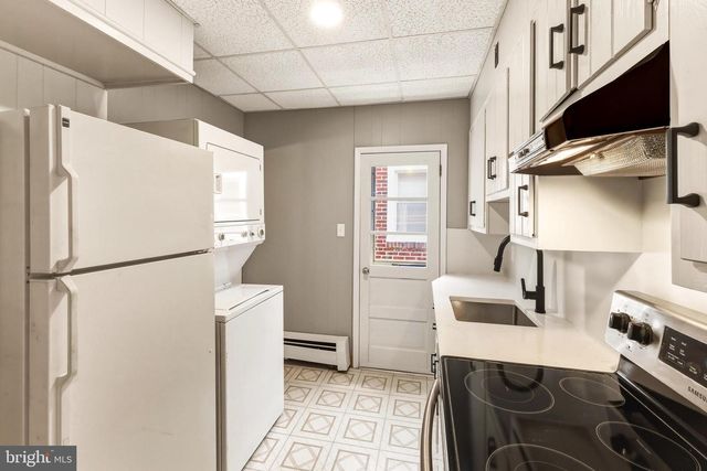 47 E KINGS HWY, Audubon, NJ 08106