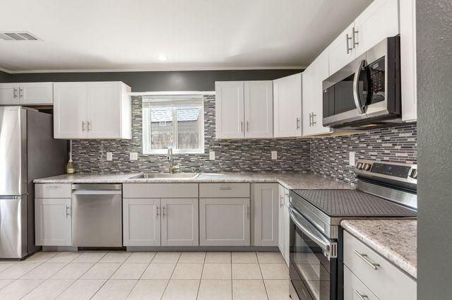 1358 Golden Eye Loop NE, Rio Rancho, NM 87144