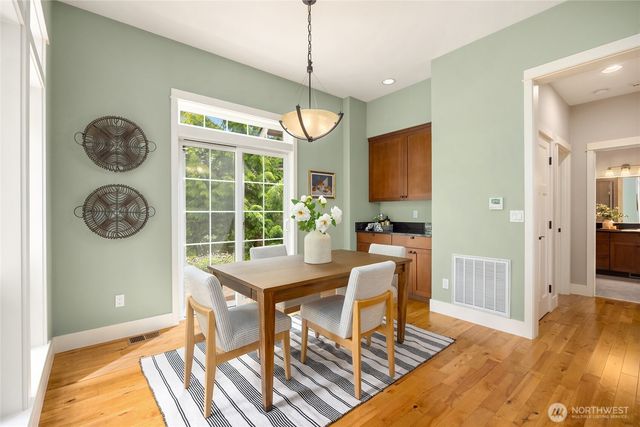 3029 Yankee Girl Circle NE, Bainbridge Island, WA 98110