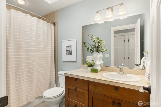 3029 Yankee Girl Circle NE, Bainbridge Island, WA 98110