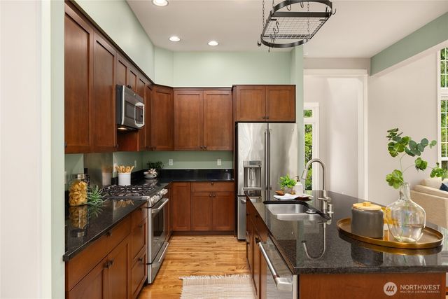 3029 Yankee Girl Circle NE, Bainbridge Island, WA 98110