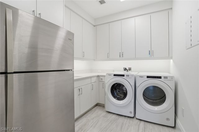 4810 Pelican Colony 404, Bonita Springs, FL 34134