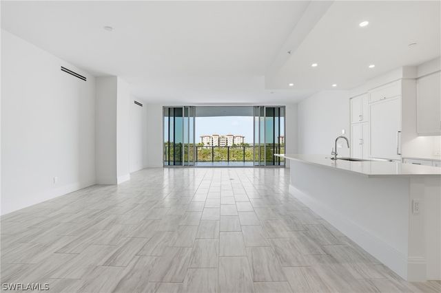 4810 Pelican Colony 404, Bonita Springs, FL 34134