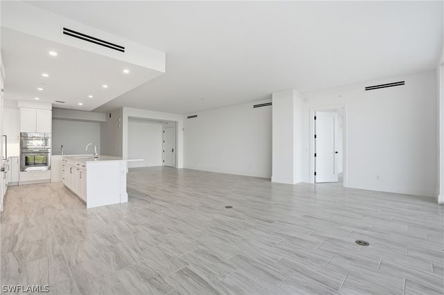 4810 Pelican Colony 404, Bonita Springs, FL 34134