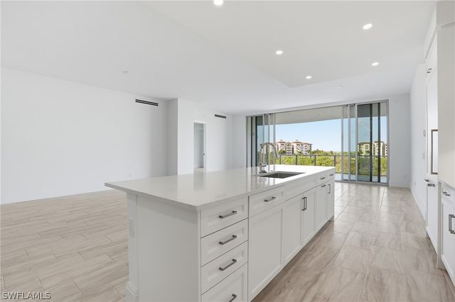 4810 Pelican Colony 404, Bonita Springs, FL 34134