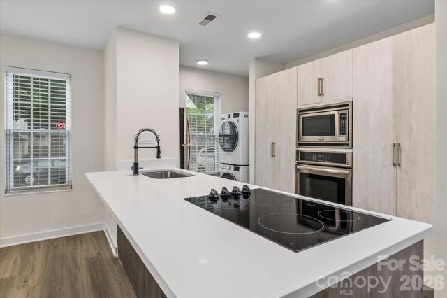 1525 Briar Creek Road B, Charlotte, NC 28205