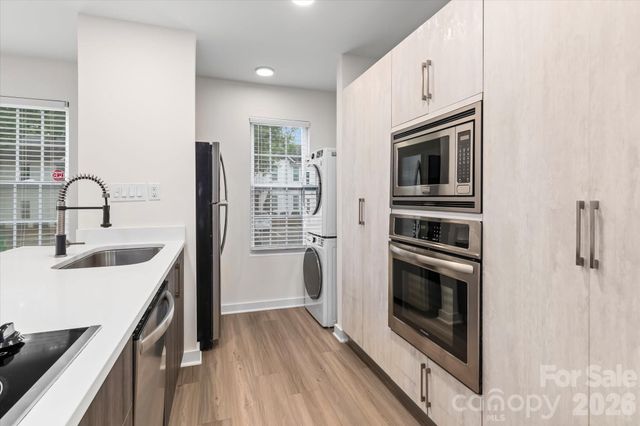 1525 Briar Creek Road B, Charlotte, NC 28205