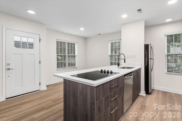 1525 Briar Creek Road B, Charlotte, NC 28205