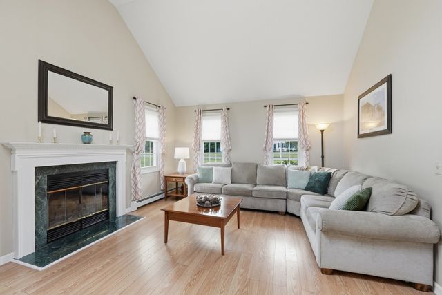 16 Cedar Hill Rd, Sutton, MA 01590