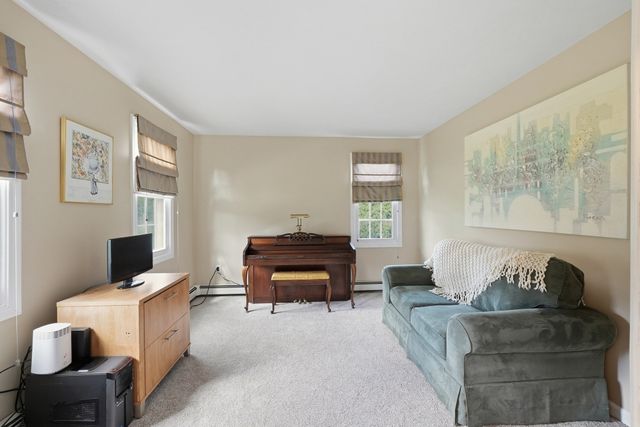16 Cedar Hill Rd, Sutton, MA 01590
